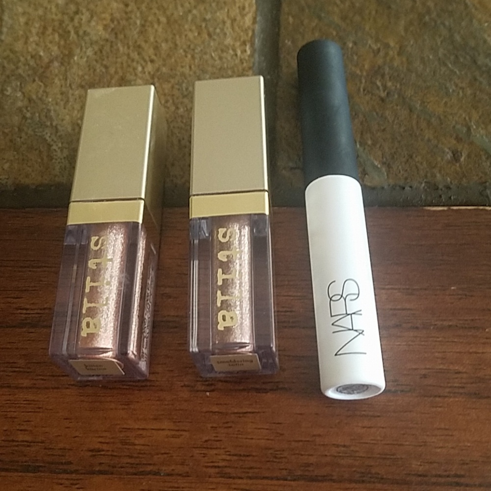 Bundle of 2 Stilla Glitter n Go eyeshadows and 1 N